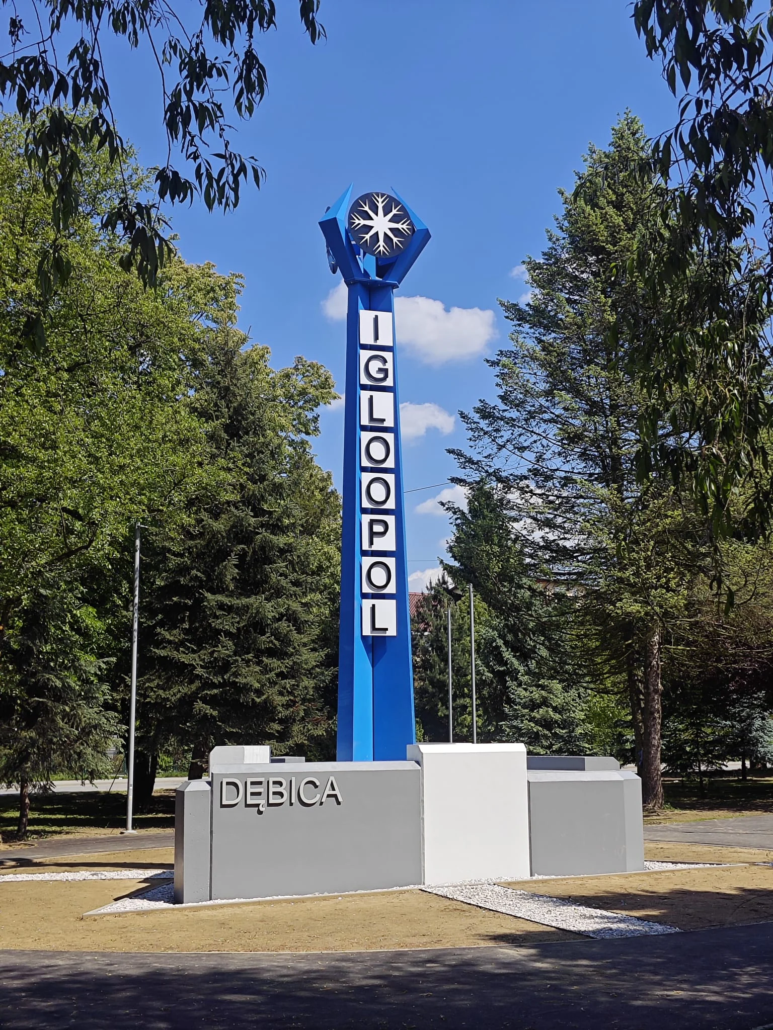 Formy, ktore zamykaja kompozycje miejsca i zostaja w pamieci.